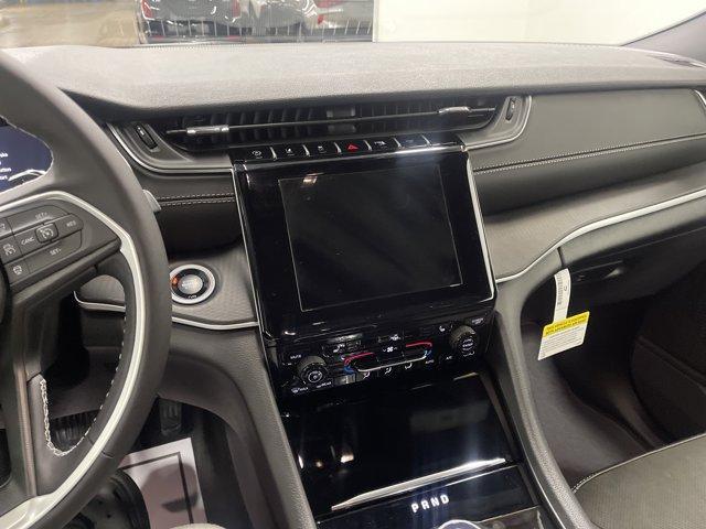 new 2025 Jeep Grand Cherokee car, priced at $41,117