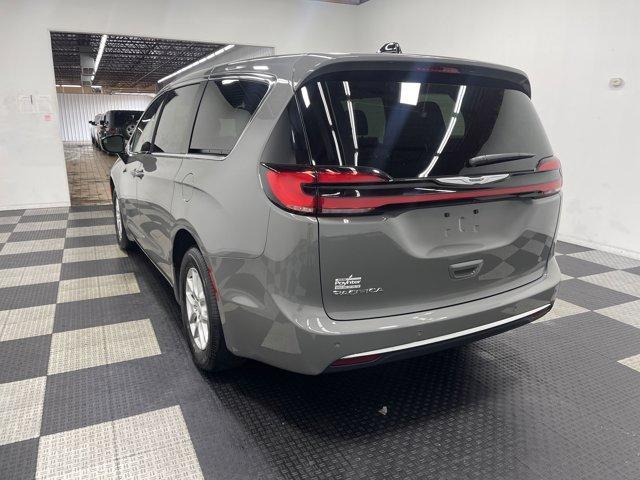 new 2025 Chrysler Pacifica car, priced at $40,247
