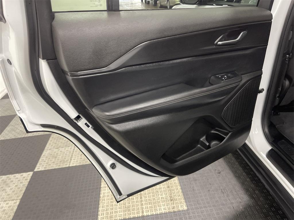 used 2024 Jeep Grand Cherokee L car, priced at $29,489