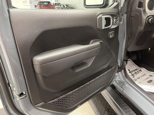 new 2025 Jeep Wrangler car, priced at $44,123