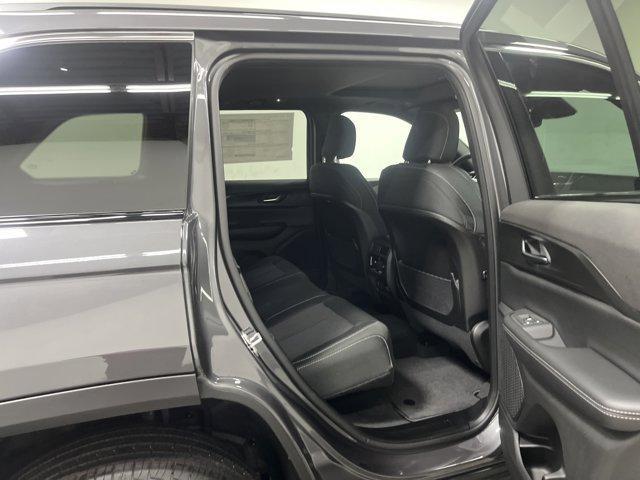 new 2025 Jeep Grand Cherokee car, priced at $38,391