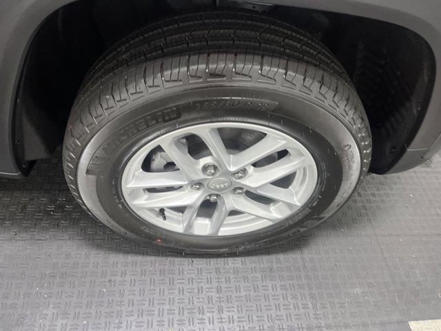 new 2025 Jeep Grand Cherokee car, priced at $38,391