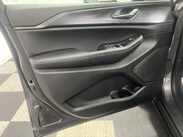 new 2025 Jeep Grand Cherokee car, priced at $38,391