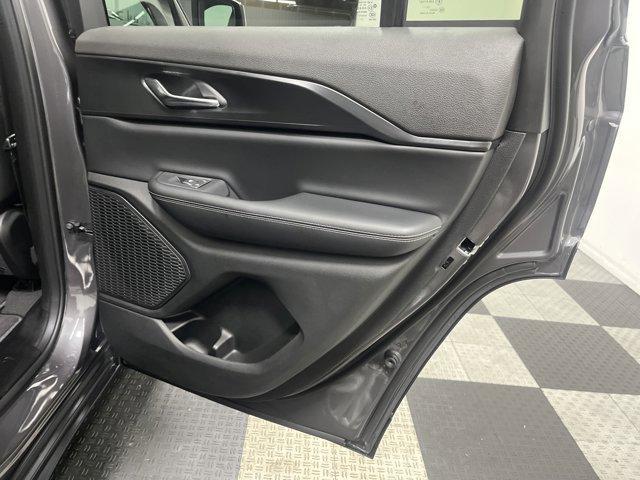 new 2025 Jeep Grand Cherokee car, priced at $38,391