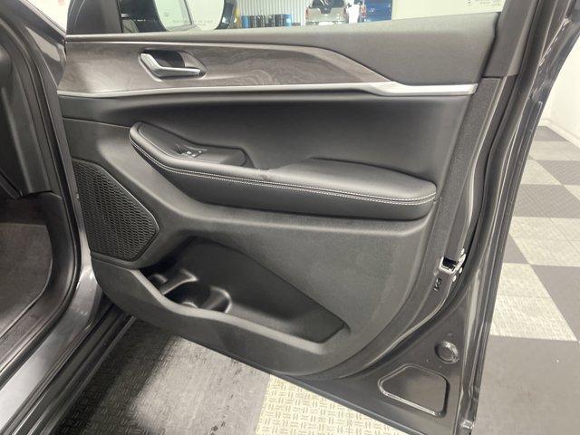 new 2025 Jeep Grand Cherokee car, priced at $47,861