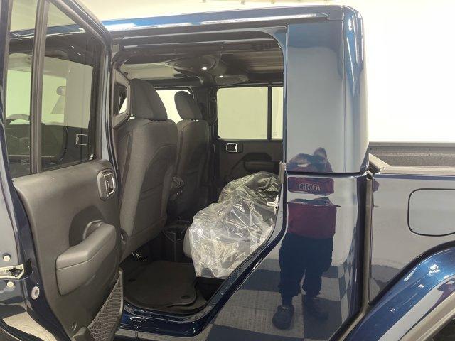 new 2025 Jeep Gladiator car, priced at $41,559