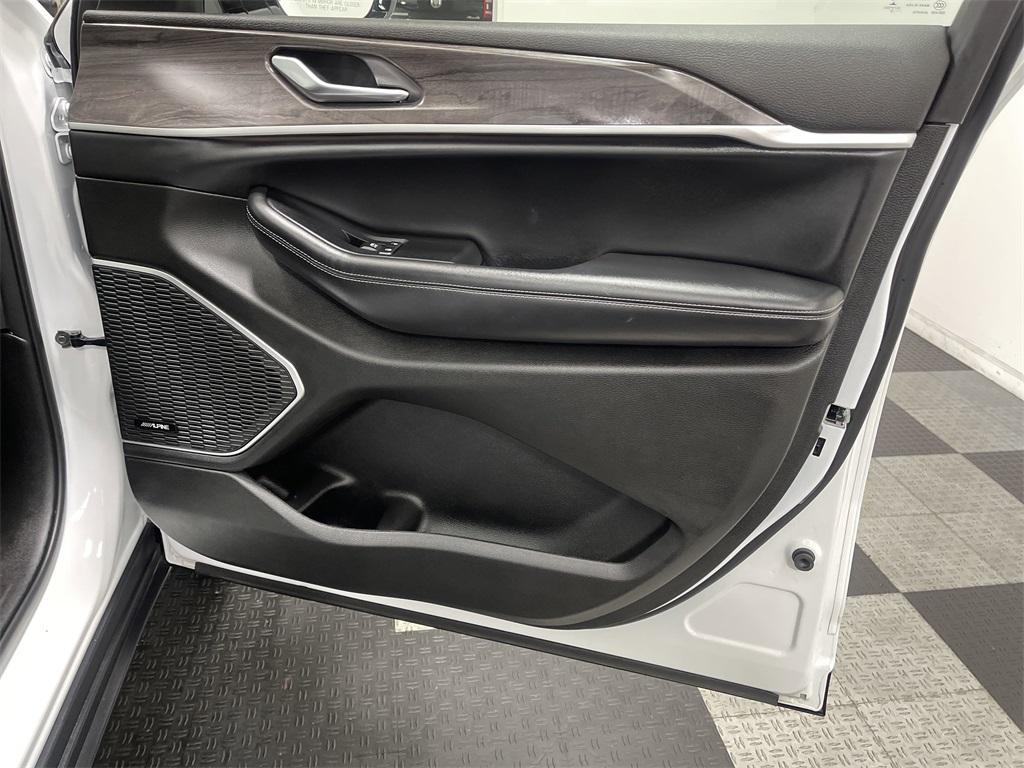 used 2022 Jeep Grand Cherokee car, priced at $34,835