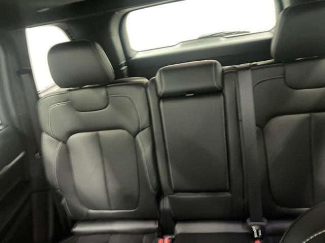new 2025 Jeep Grand Cherokee car, priced at $48,071