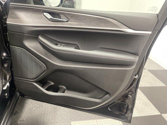 new 2025 Jeep Grand Cherokee car, priced at $48,071