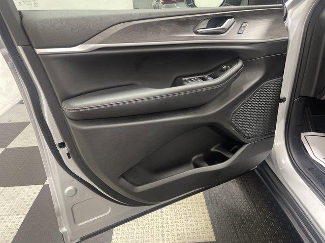 new 2025 Jeep Grand Cherokee car, priced at $46,257