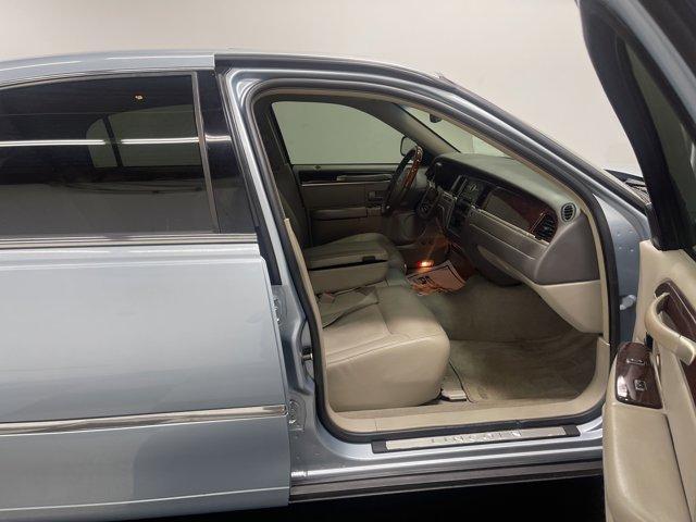 used 2007 Lincoln Town Car car, priced at $10,506