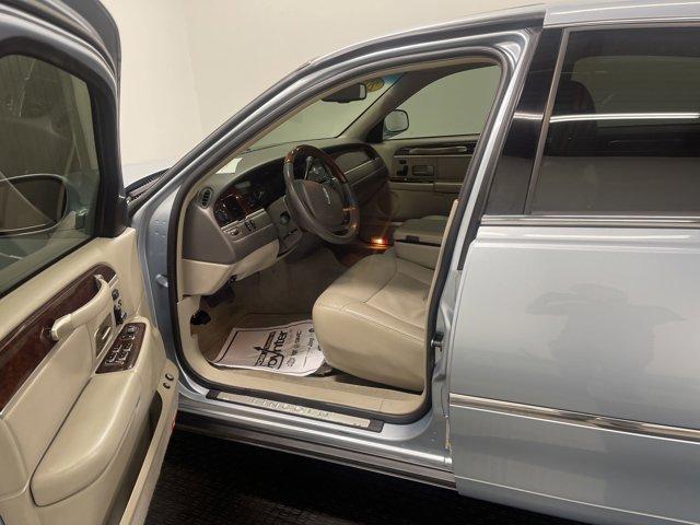 used 2007 Lincoln Town Car car, priced at $10,506