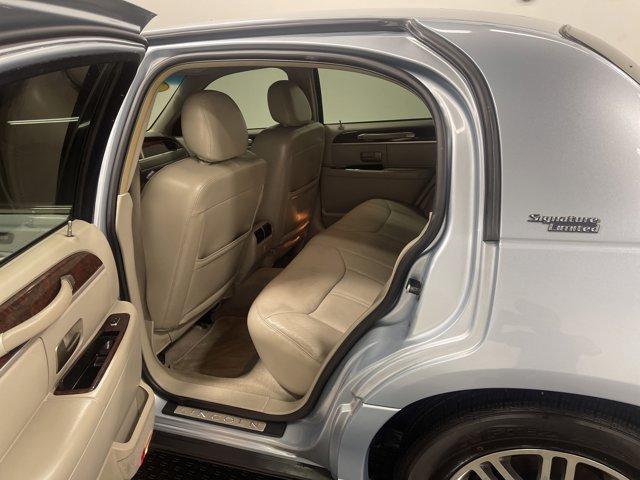 used 2007 Lincoln Town Car car, priced at $10,506