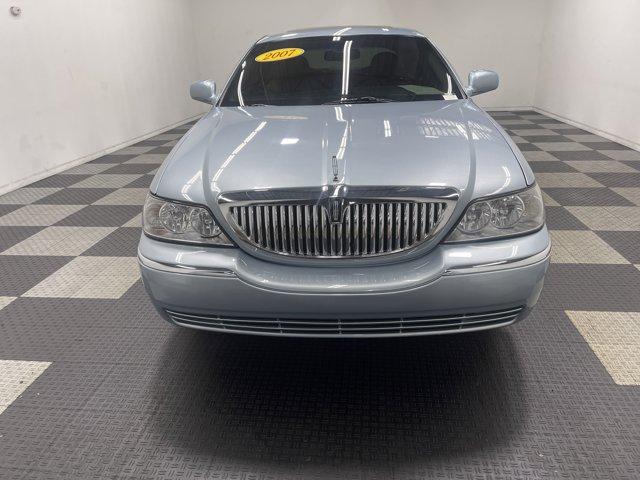 used 2007 Lincoln Town Car car, priced at $10,506