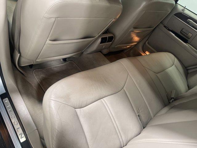 used 2007 Lincoln Town Car car, priced at $10,506