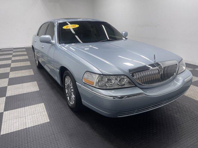 used 2007 Lincoln Town Car car, priced at $10,506