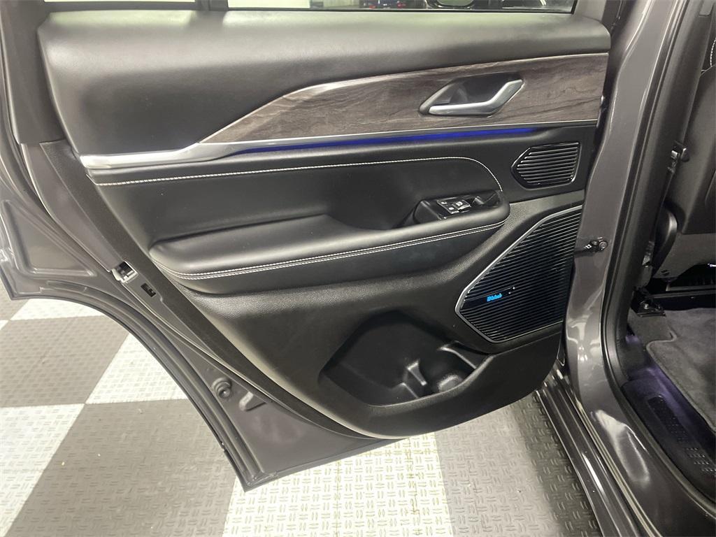 used 2022 Jeep Grand Cherokee car, priced at $40,384