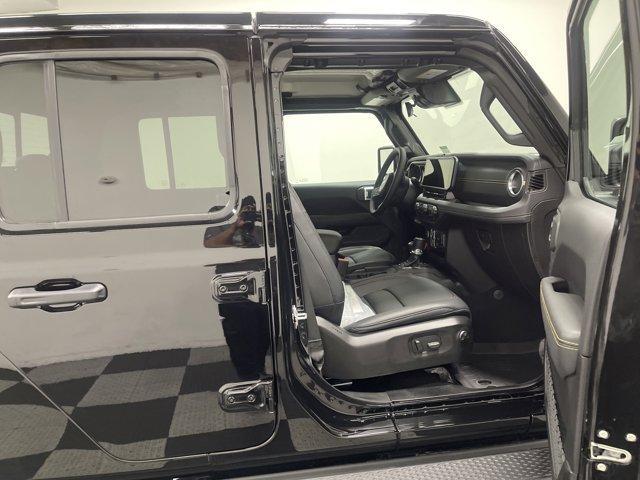 new 2025 Jeep Gladiator car, priced at $44,327