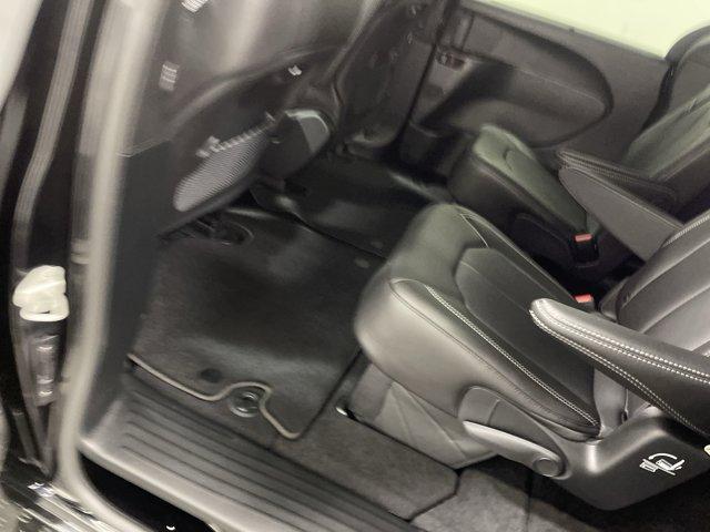 new 2025 Chrysler Pacifica car, priced at $39,552