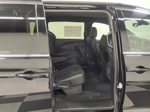 new 2025 Chrysler Pacifica car, priced at $39,552