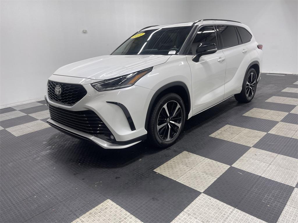 used 2021 Toyota Highlander car, priced at $30,835