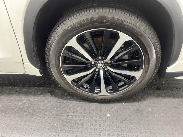 used 2021 Toyota Highlander car, priced at $30,521
