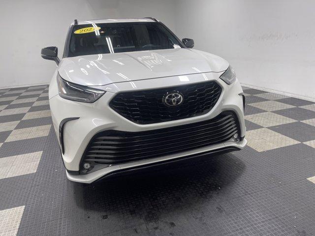 used 2021 Toyota Highlander car, priced at $30,521