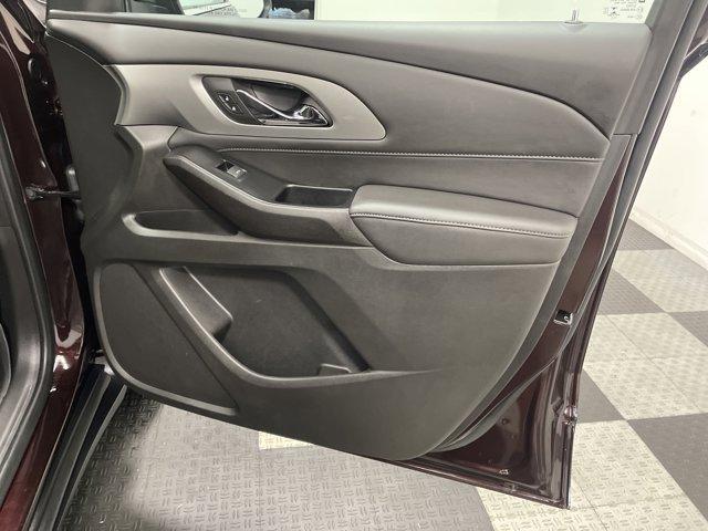 used 2023 Chevrolet Traverse car, priced at $31,628