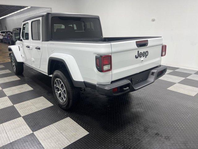 new 2024 Jeep Gladiator car, priced at $41,650