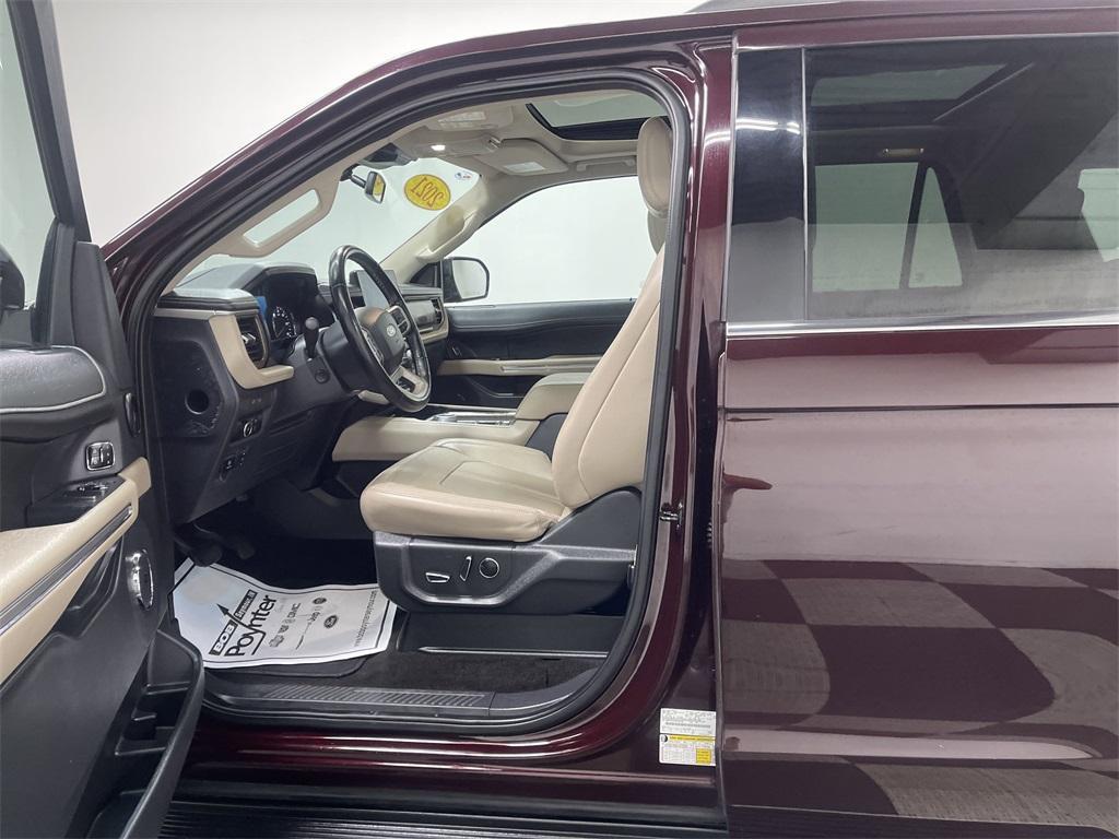 used 2023 Ford Expedition car, priced at $42,214