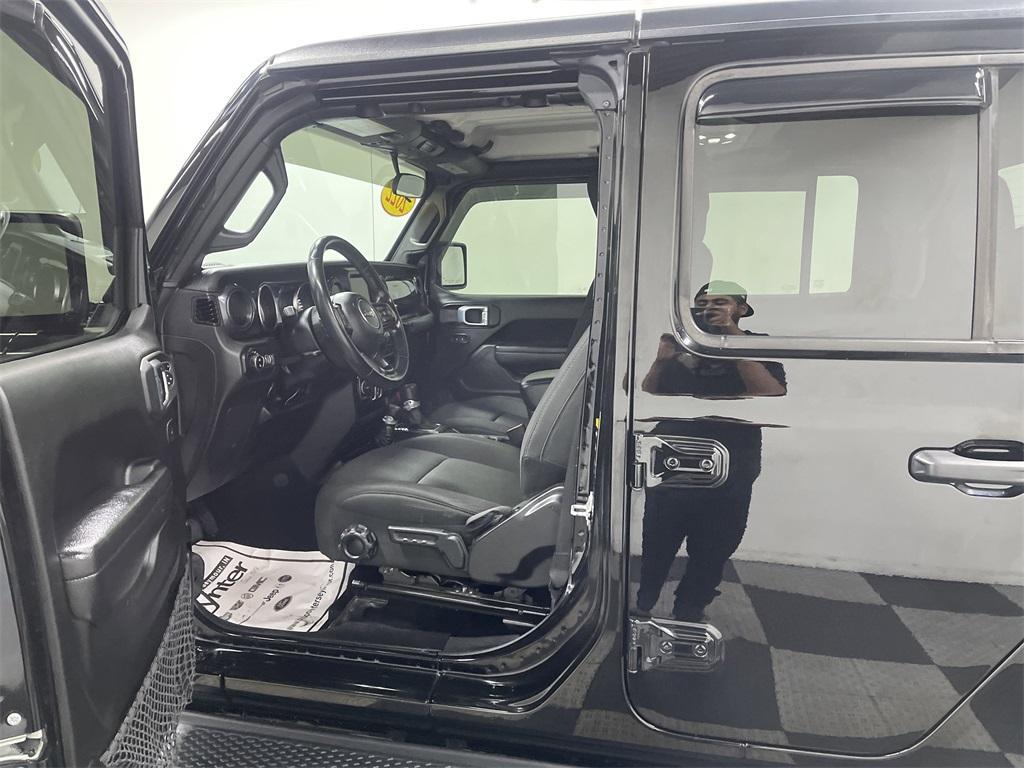 used 2022 Jeep Gladiator car, priced at $30,832