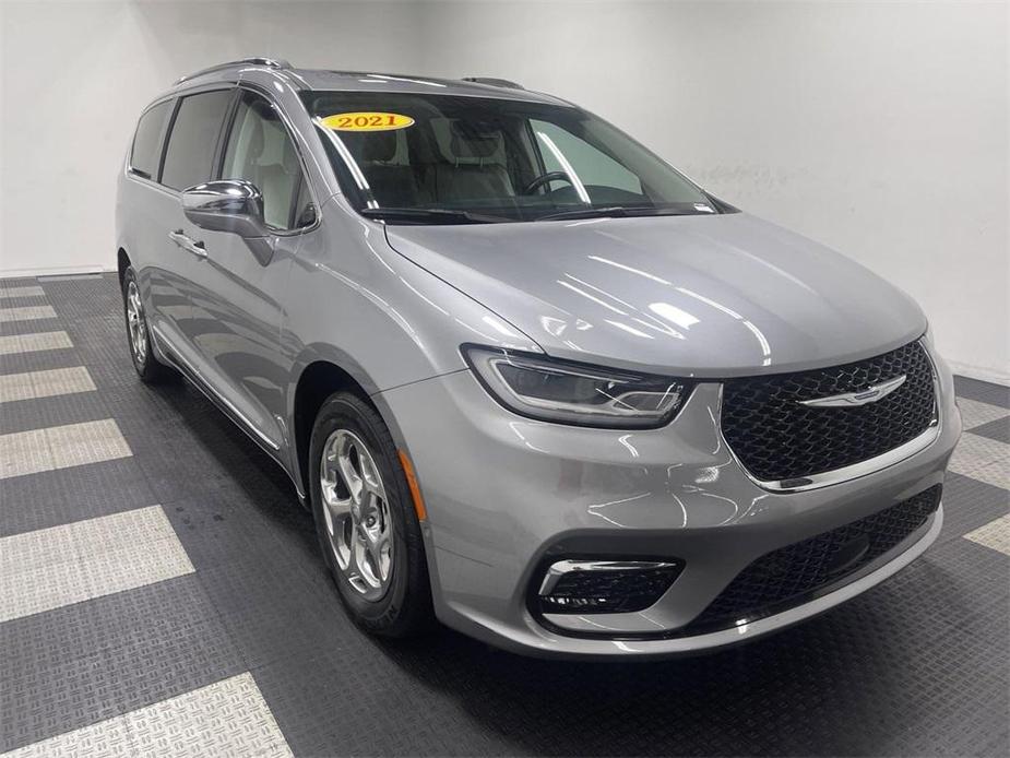 used 2021 Chrysler Pacifica Hybrid car, priced at $30,266