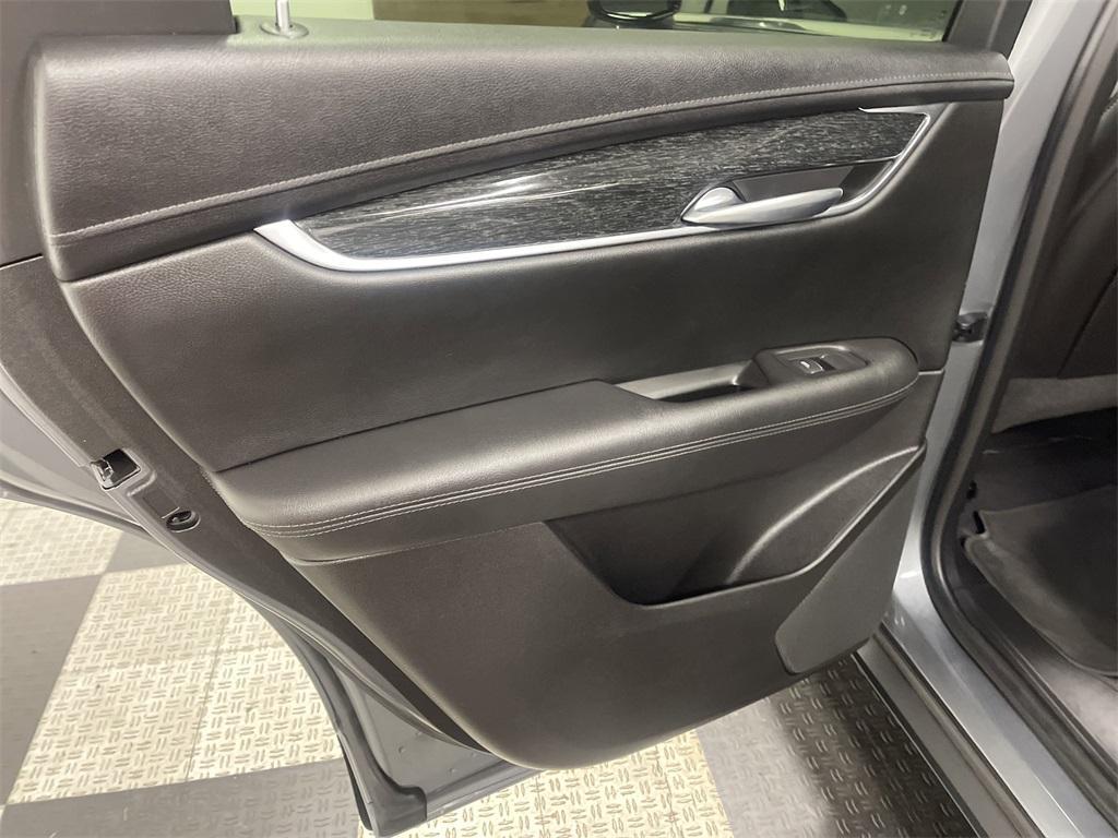 used 2021 Cadillac XT5 car, priced at $27,889