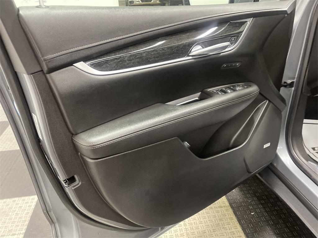used 2021 Cadillac XT5 car, priced at $27,889