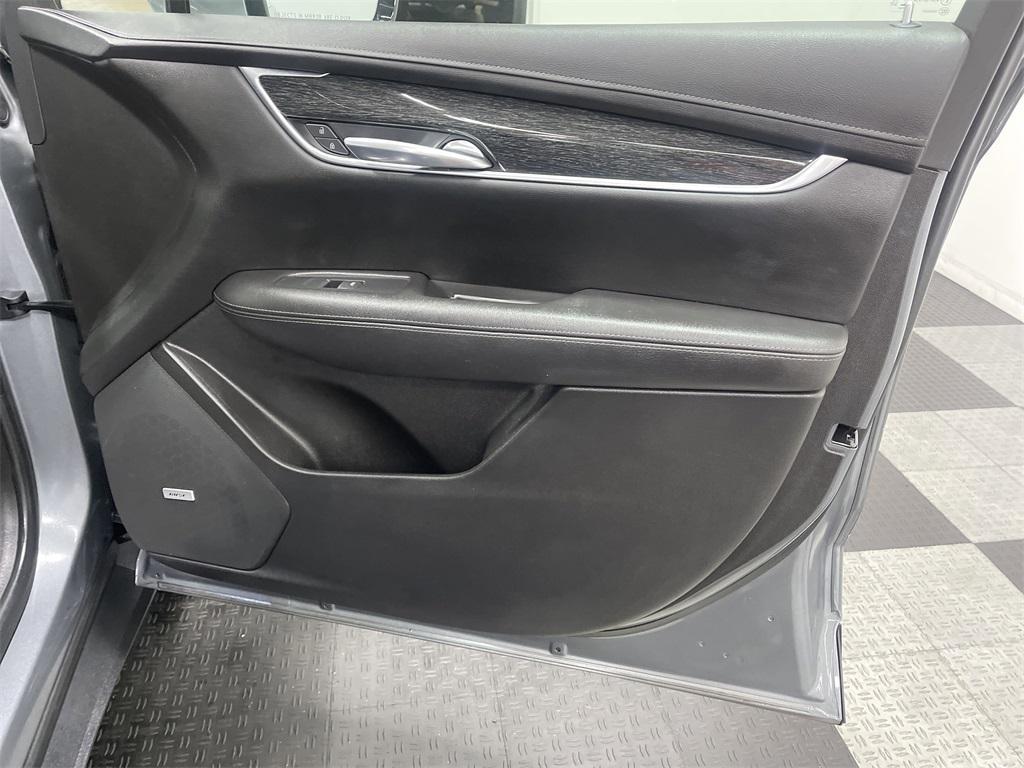 used 2021 Cadillac XT5 car, priced at $27,889