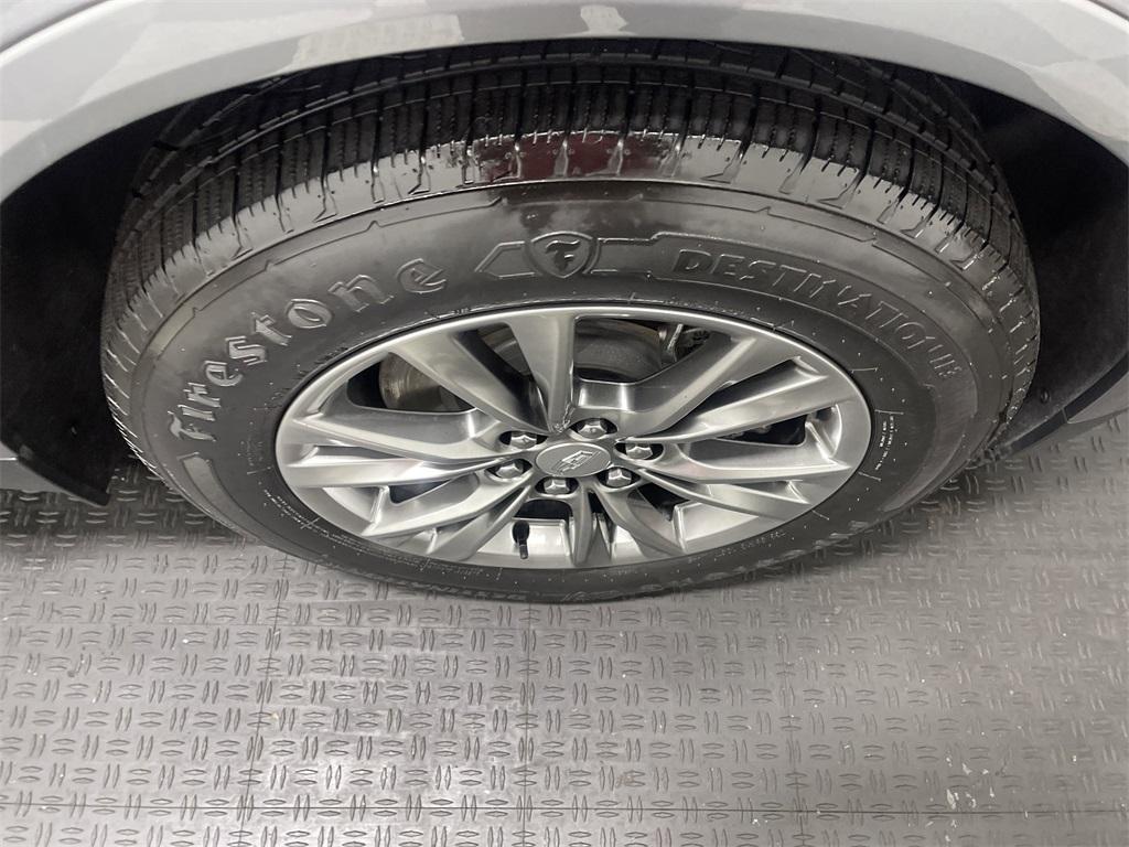 used 2021 Cadillac XT5 car, priced at $27,889