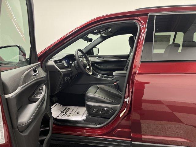 new 2025 Jeep Grand Cherokee car, priced at $41,753