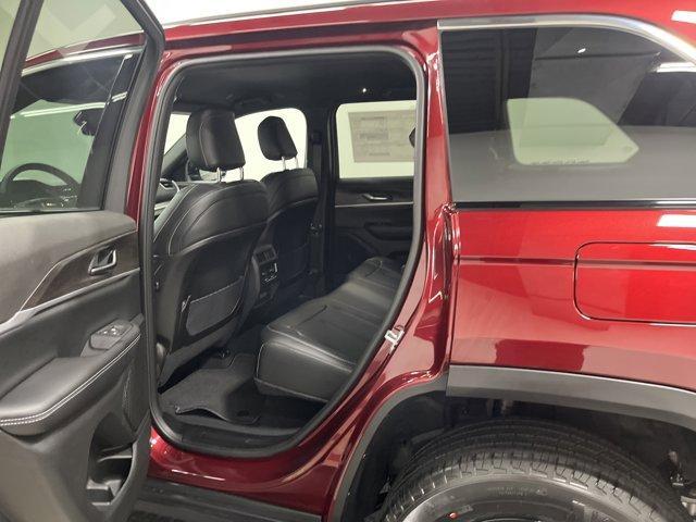 new 2025 Jeep Grand Cherokee car, priced at $41,753