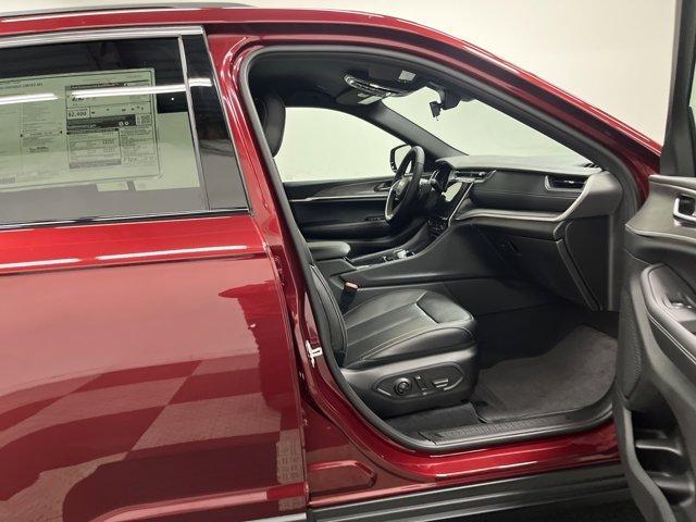 new 2025 Jeep Grand Cherokee car, priced at $41,753