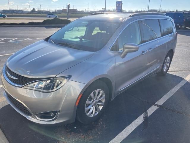 used 2017 Chrysler Pacifica car, priced at $14,900