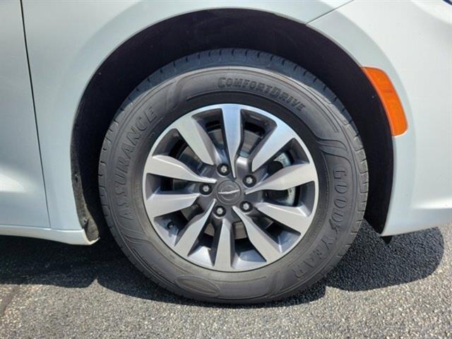 used 2023 Chrysler Pacifica Hybrid car, priced at $25,220