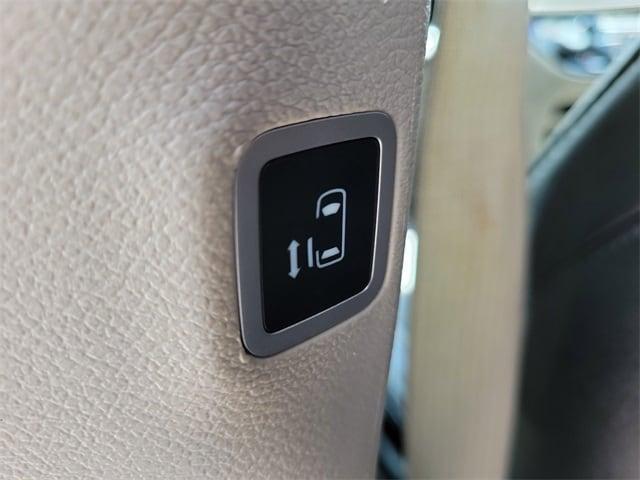 used 2023 Chrysler Pacifica Hybrid car, priced at $26,300