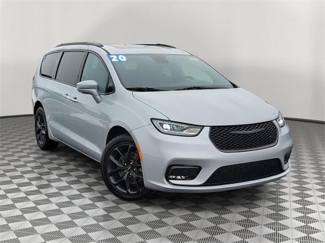 used 2022 Chrysler Pacifica car, priced at $33,396