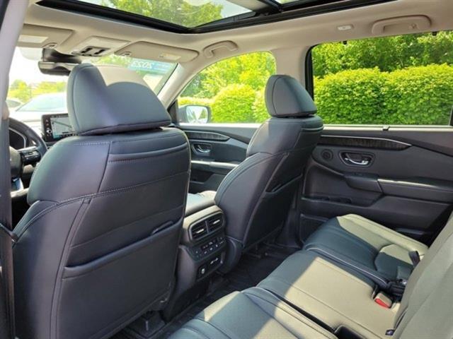used 2023 Honda Pilot car, priced at $39,774
