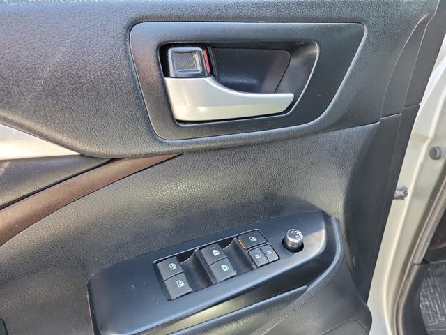 used 2019 Toyota Highlander car, priced at $21,484
