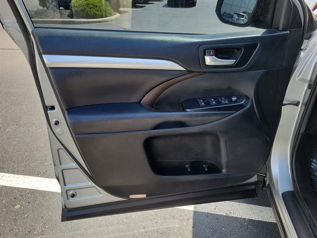 used 2019 Toyota Highlander car, priced at $21,484