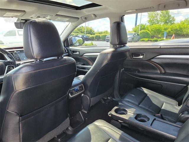 used 2019 Toyota Highlander car, priced at $22,529