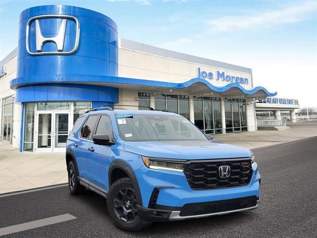 used 2023 Honda Pilot car, priced at $40,900