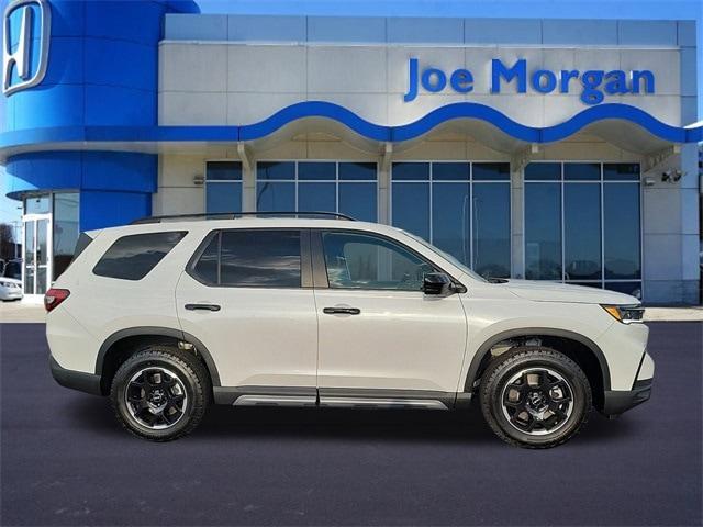 new 2025 Honda Pilot car, priced at $52,950