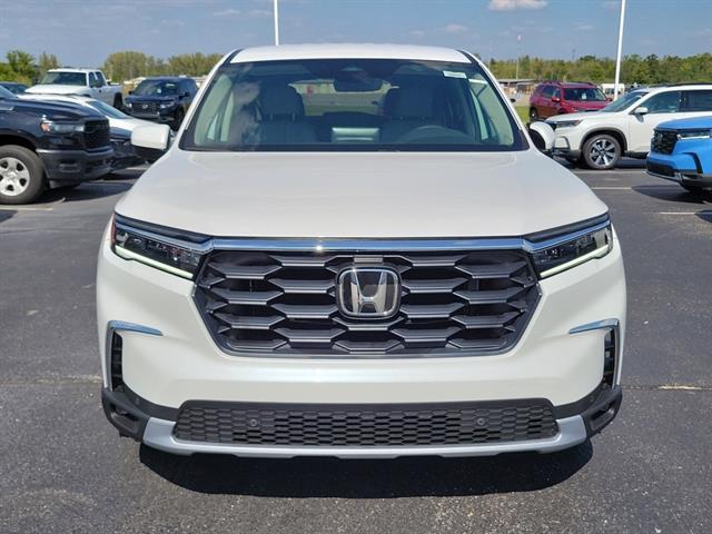 new 2025 Honda Pilot car, priced at $48,280